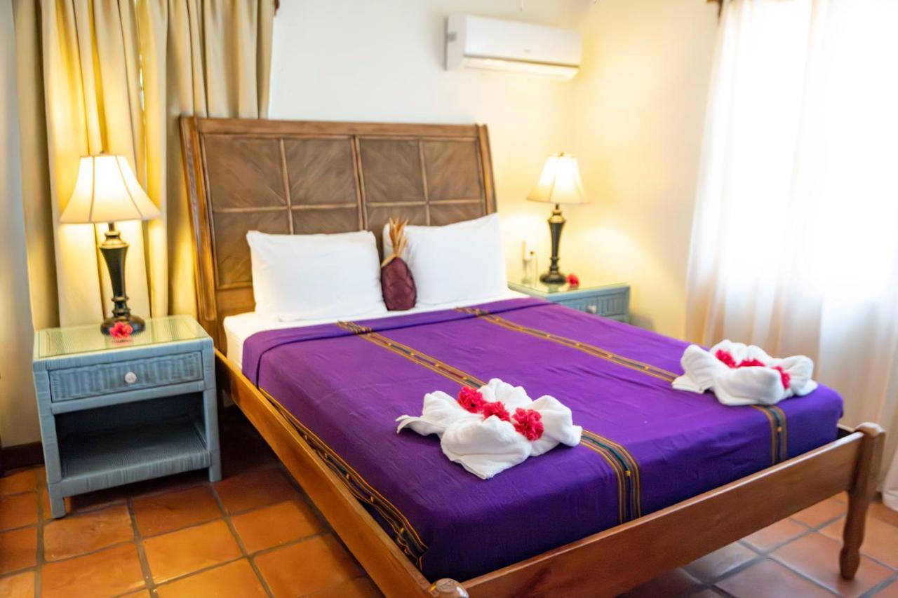 Isla Bonita Yacht Club Hotell San Pedro  Eksteriør bilde