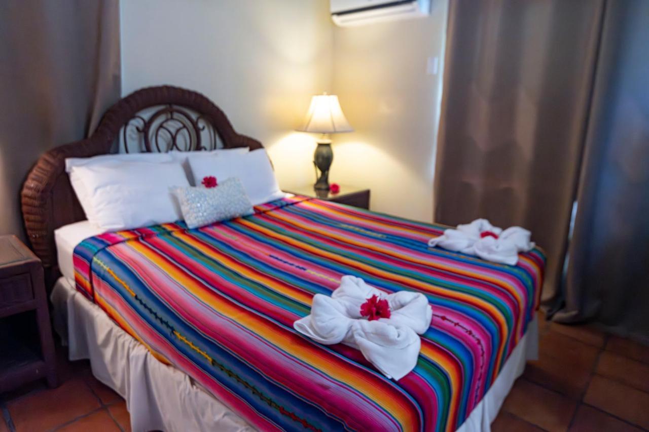 Isla Bonita Yacht Club Hotell San Pedro  Eksteriør bilde