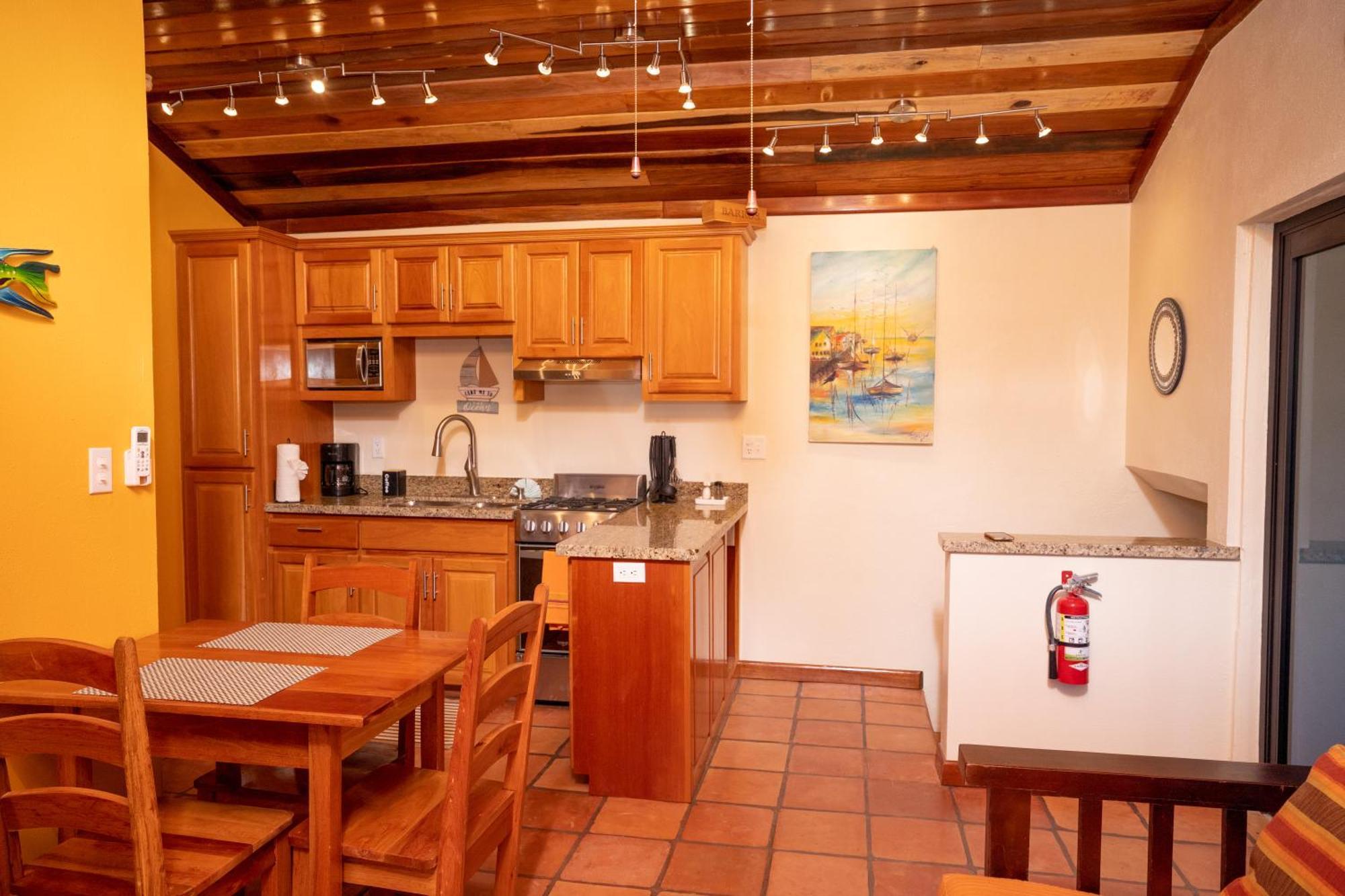 Isla Bonita Yacht Club Hotell San Pedro  Eksteriør bilde