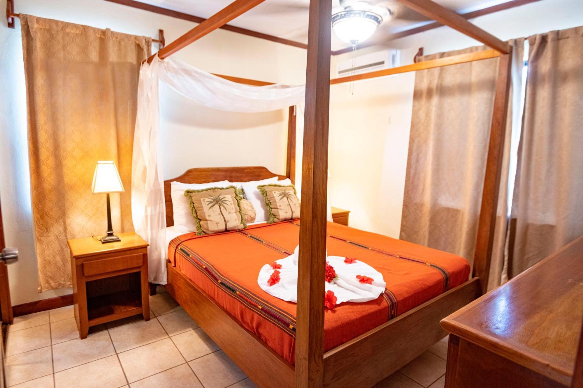 Isla Bonita Yacht Club Hotell San Pedro  Eksteriør bilde