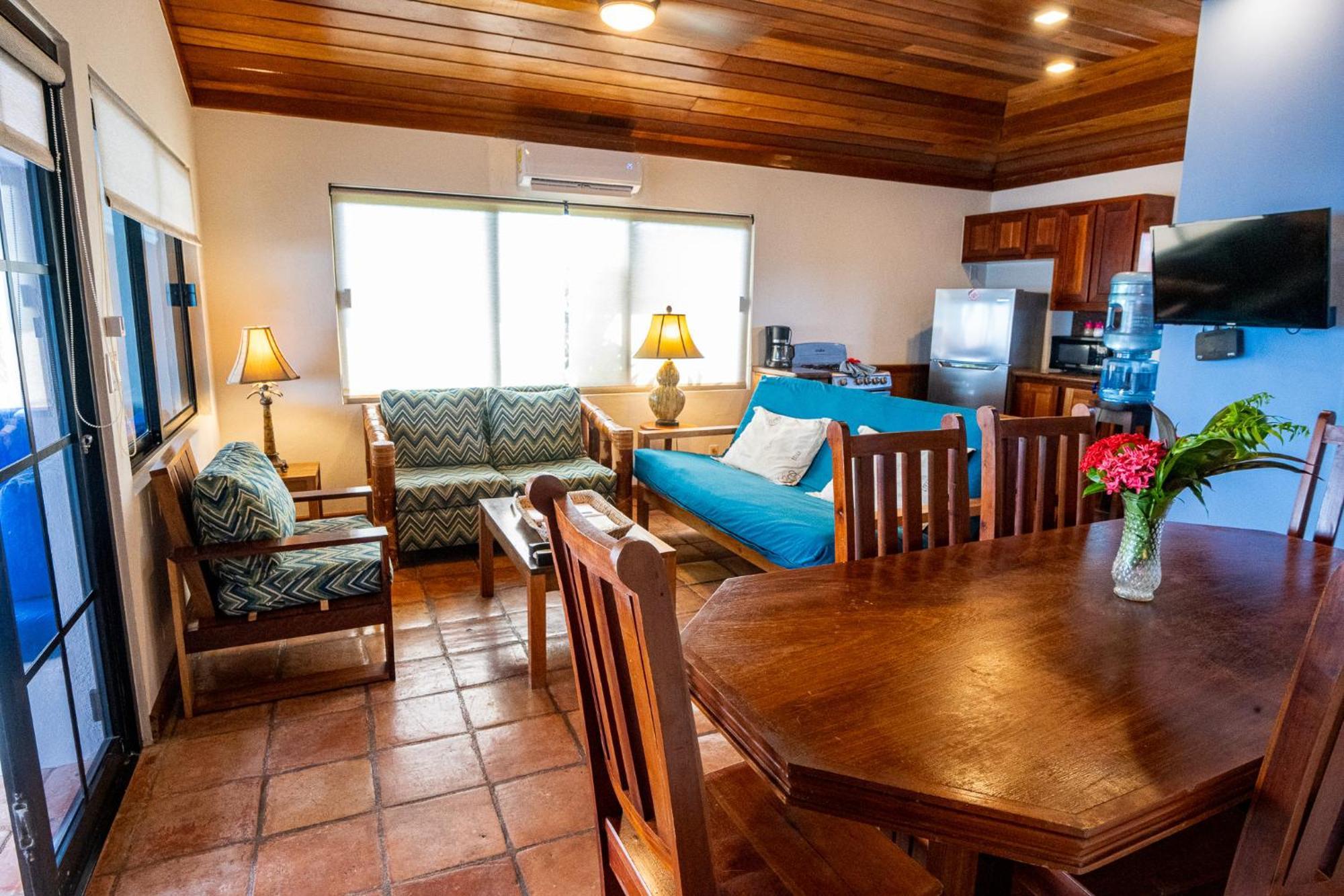 Isla Bonita Yacht Club Hotell San Pedro  Eksteriør bilde